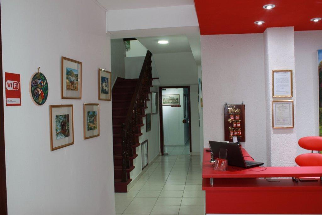 Hostal Casa Suiza Асунсьон Экстерьер фото