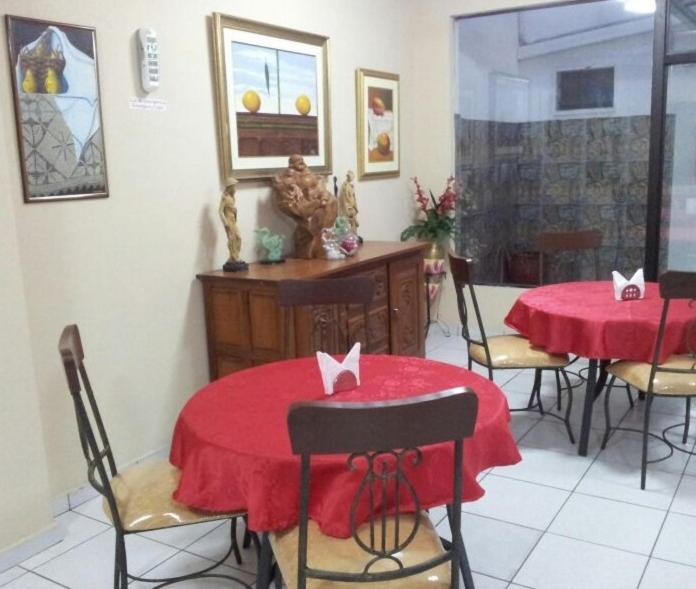 Hostal Casa Suiza Асунсьон Экстерьер фото